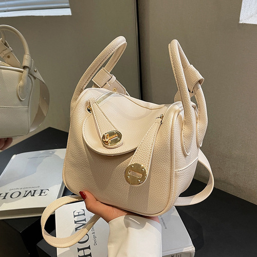 The trendy niche handbags of , women's summer versatile crossbody bags, tote bucket bags