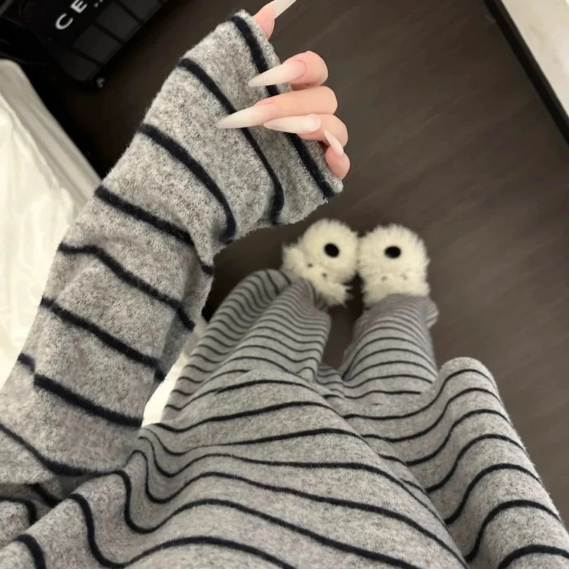 韩系简约灰色条纹德绒睡衣女秋冬季新款保暖宽松可外穿家居服套装