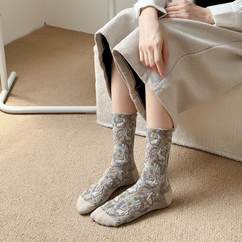 2024 New Cartoon Retro Floral Dongdaemun Small Flower Korean Style Flower Socks Women's Mid-Calf Cotton Socks Wholesale