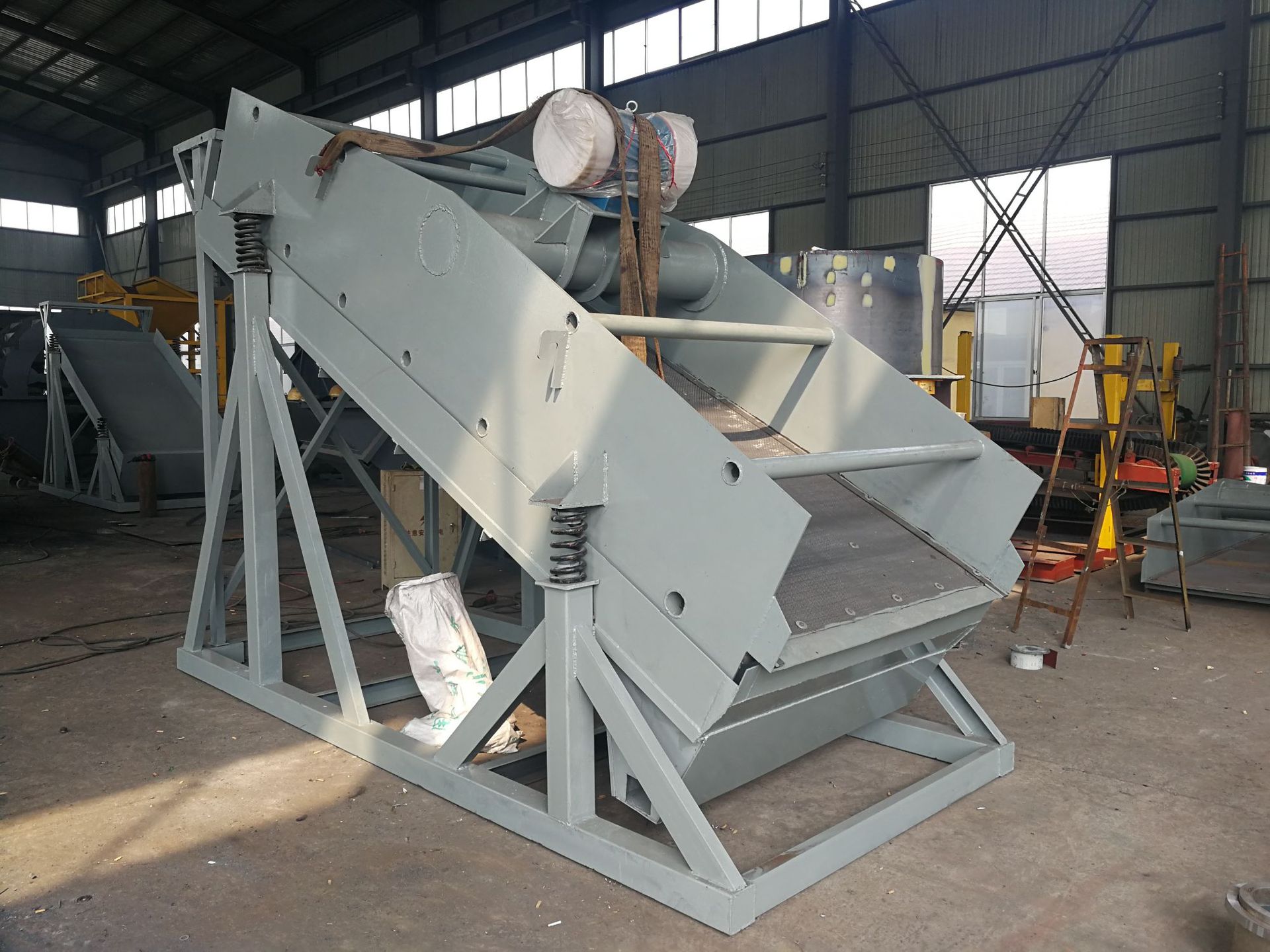 振动筛淘金设备是河沙砾石金矿选金的好设备