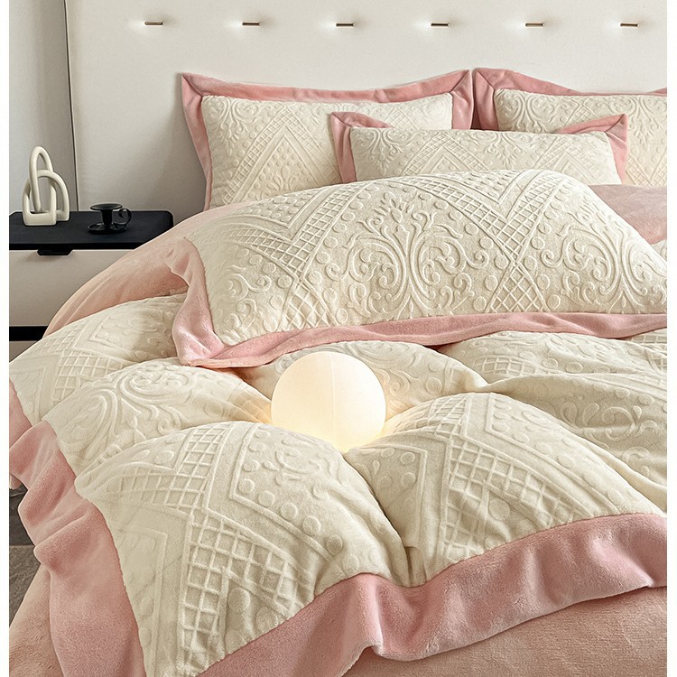 Cama de seda de leche tallada cuatro piezas de coral sábanas de cama de tres piezas de nuevo otoño y invierno engrosado y cálido