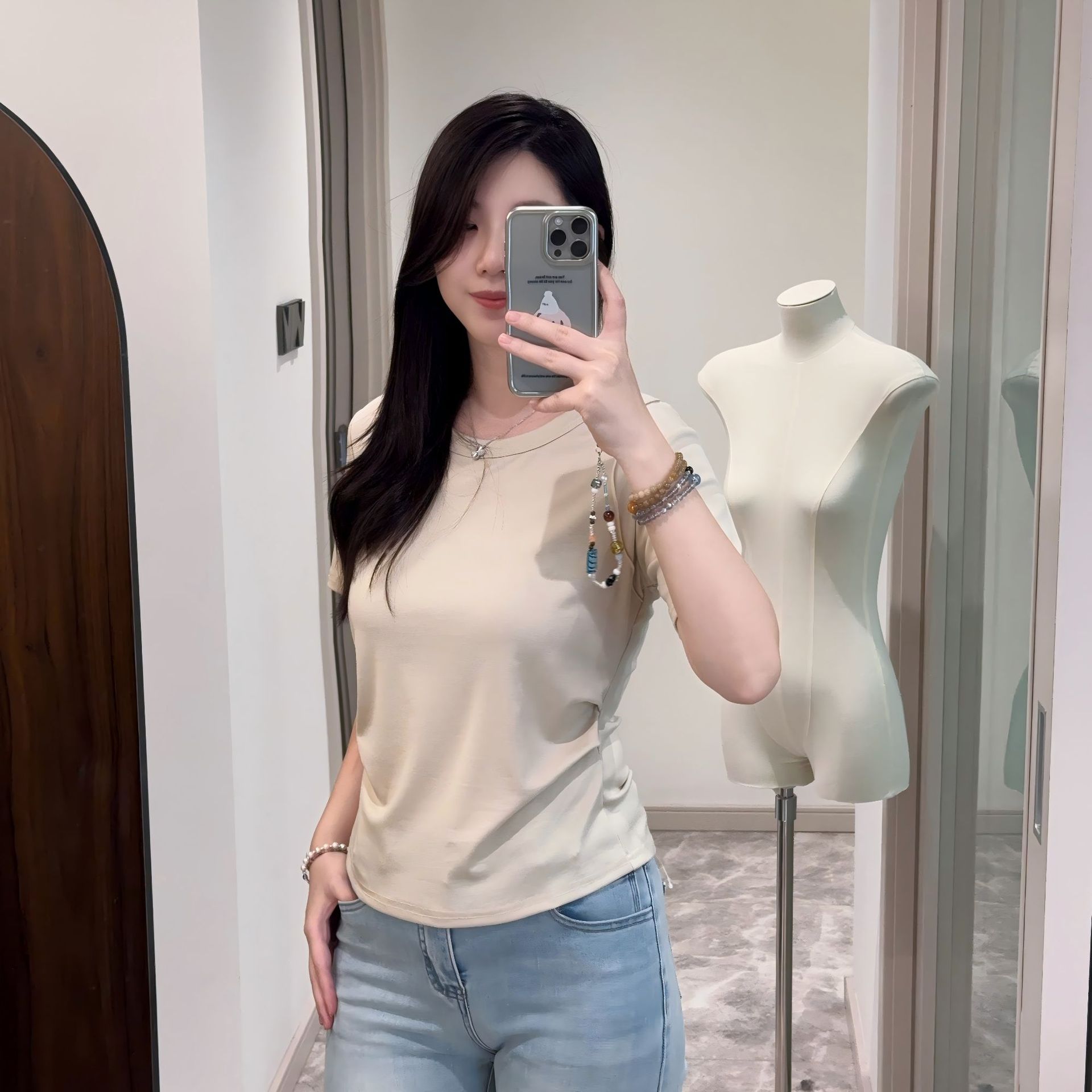 [93% Lycell Tence] Hermoso hombro, cintura pequeña, hombro recto, camiseta de color sólido, delgado, simple, casual y versátil