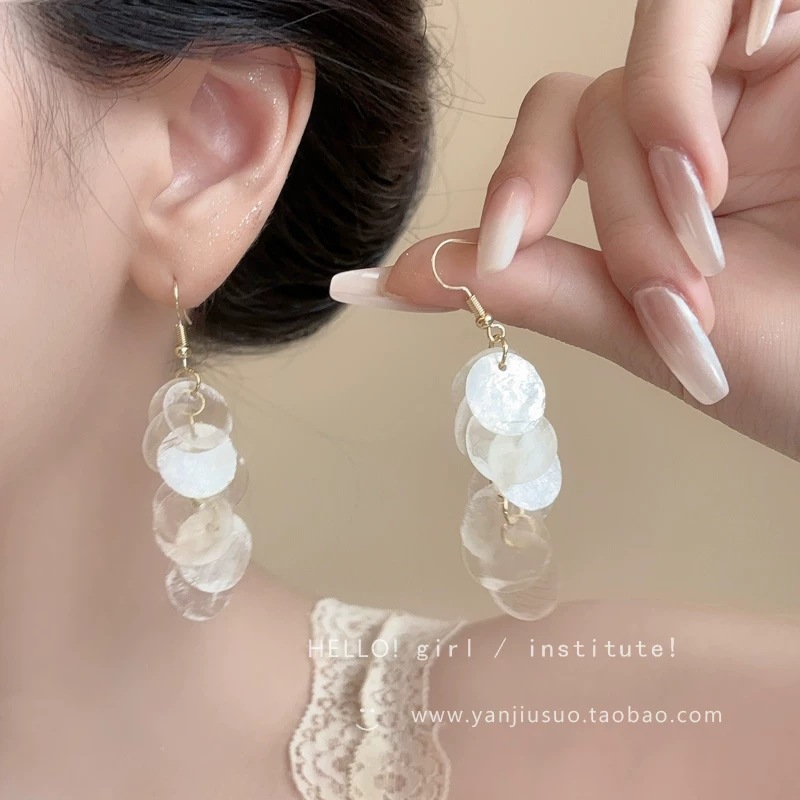 Vacancias suave hilo de malla brilla petal pendientes 2026 nuevo super temperamento perla perla hermosa joyas de orejas
