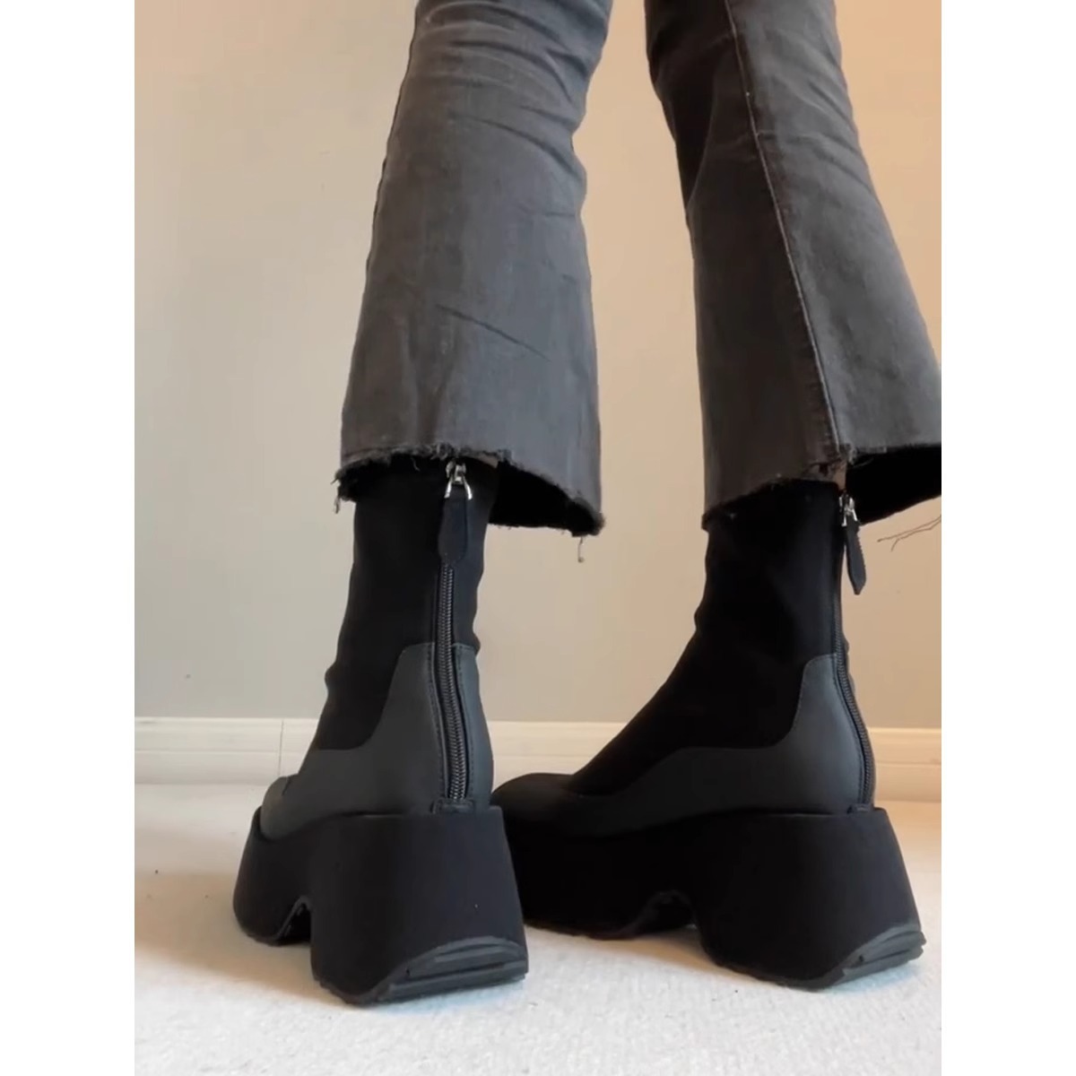 Thick-soled, Height-increasing, Elastic, Form-fitting, Back Zipper Socks For Women. 2025 Fall/Winter New Style. Small Size Black Short Boots._voghion.com