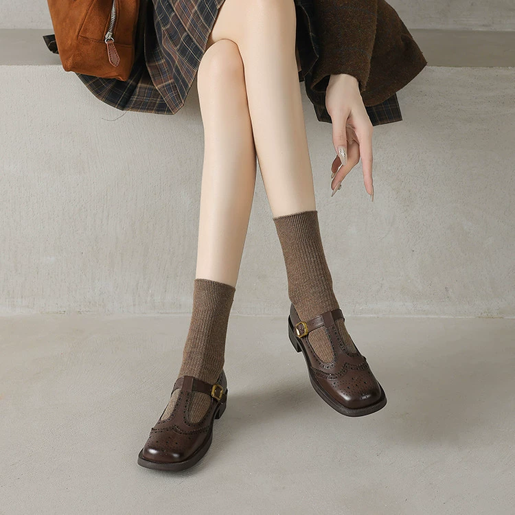 Черно-коричневый ретро квадратная голова с резной низкой толстой каблукой