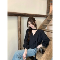实拍2025早秋新款韩版v领宽松感衬衫通勤风显瘦百搭飘带上衣女装