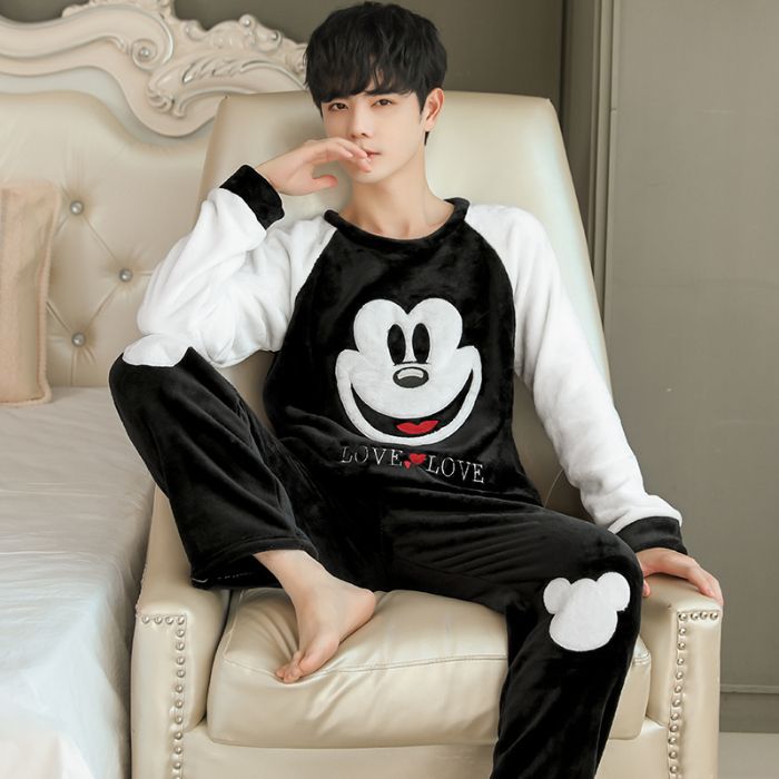 Pijamas de franela para hombre, invierno 2025, forro polar coral grueso, tallas grandes, aptos para usar en exteriores, conjunto para estar en casa, exportación.