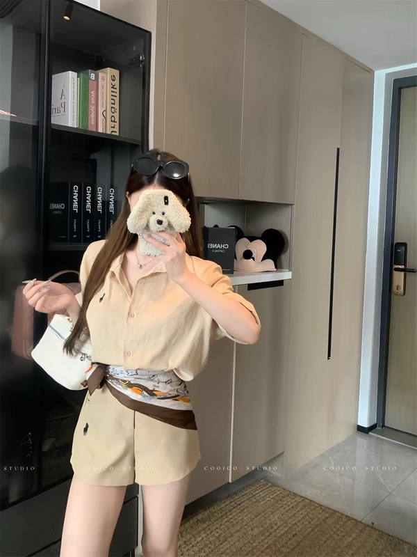高品质~早秋新款老钱风小众百搭领长袖衬衫配丝巾+高腰短裤套装女|undefined