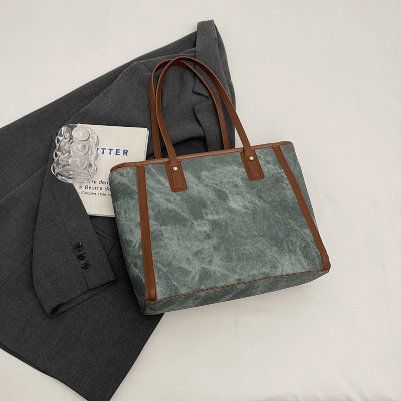 Alta sensación de bolso de mano de gran capacidad para mujeres otoño / invierno 2024 nuevo estilo retro moda tote bolso de hombro