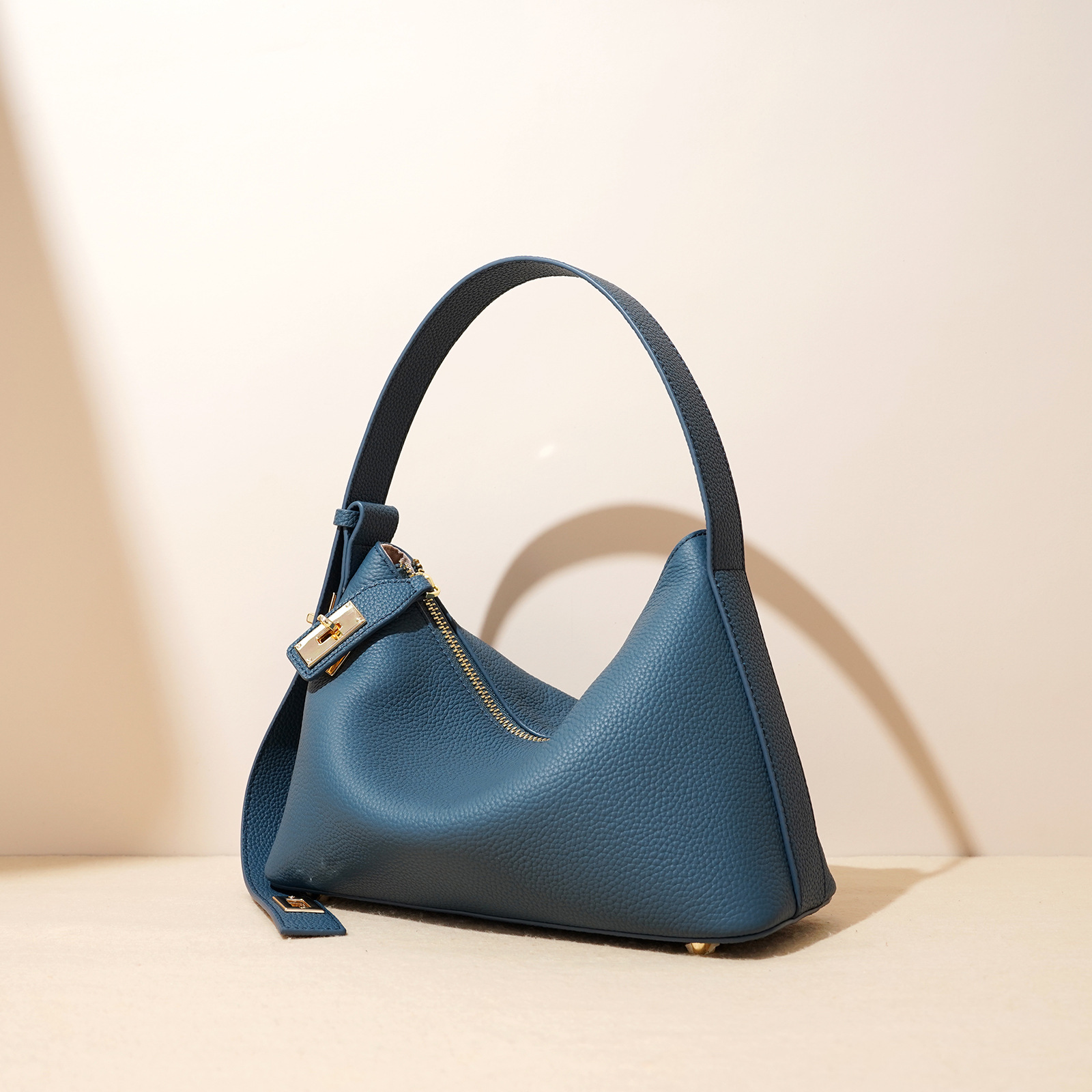 Niche Design Spring Luxury Togo Cowhide Handbag - High-End Leather Pillow Underarm Shoulder Bag For Women - Thumbnail 3
