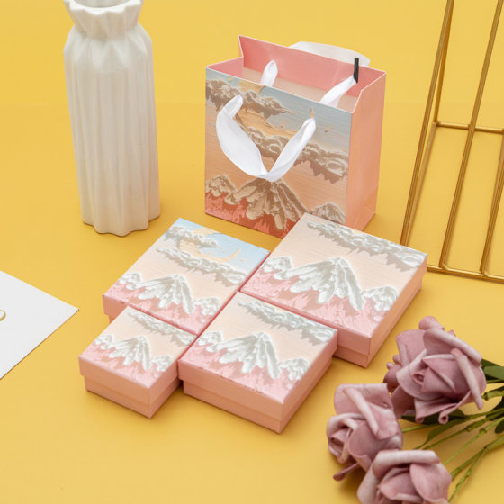 Factory spot jewelry box Tiandi cover ink ring necklace bracelet earrings jewelry packaging box handbag