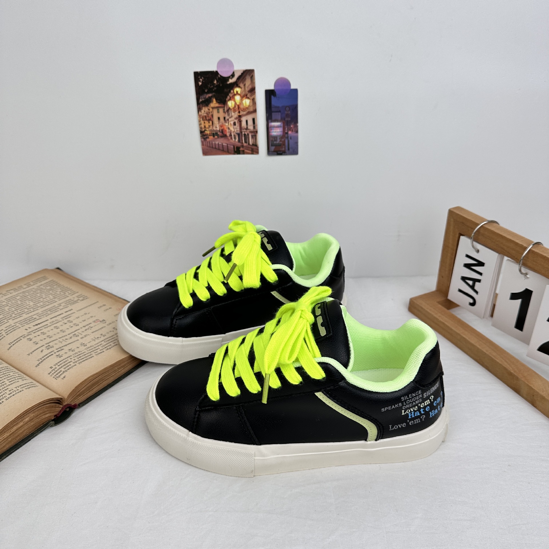 Yuanbo 2025 primavera nuevo skate zapatos de chicas chicas zapatos de lona deportivos de estilo de puerto casual coreano zapatos de mujer
