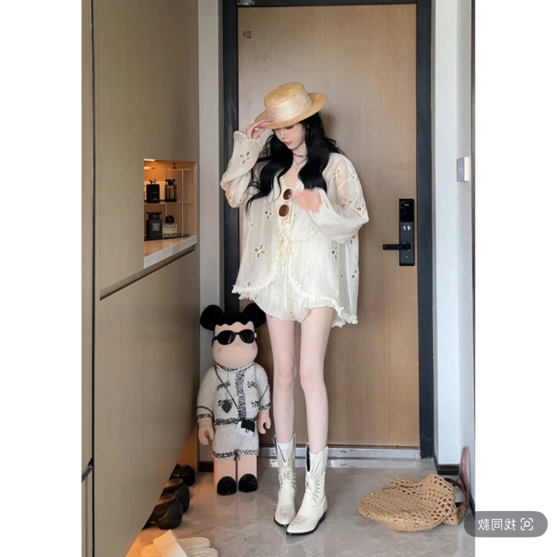 Sun Yanxia Mengxiluohua スイート V ネックレース中空フラワールーズシャツ + ハイウエストショーツセット|undefined