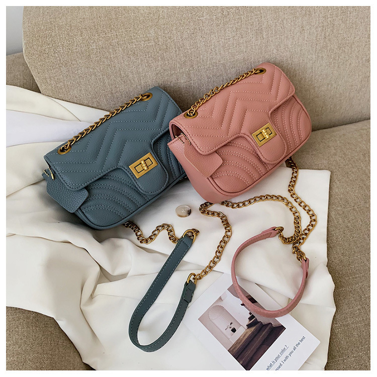 Textured small bags for women 2023 new bags Korean style fashion casual one-shoulder crossbody lock chain small square bag_voghion.com