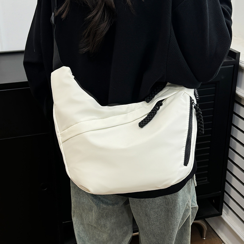 Beliebte Umhängetasche aus Nylonstoff für Damen in diesem Jahr, neue lässige Schultertasche für Studenten 2025, Dumpling Bag für Pendler_voghion.com