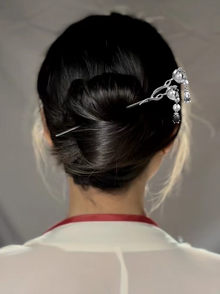 Metal flower buns silver