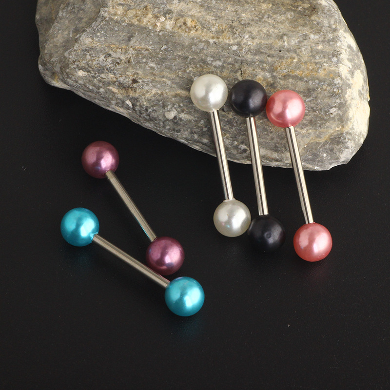 16G labret stud size and finish detail