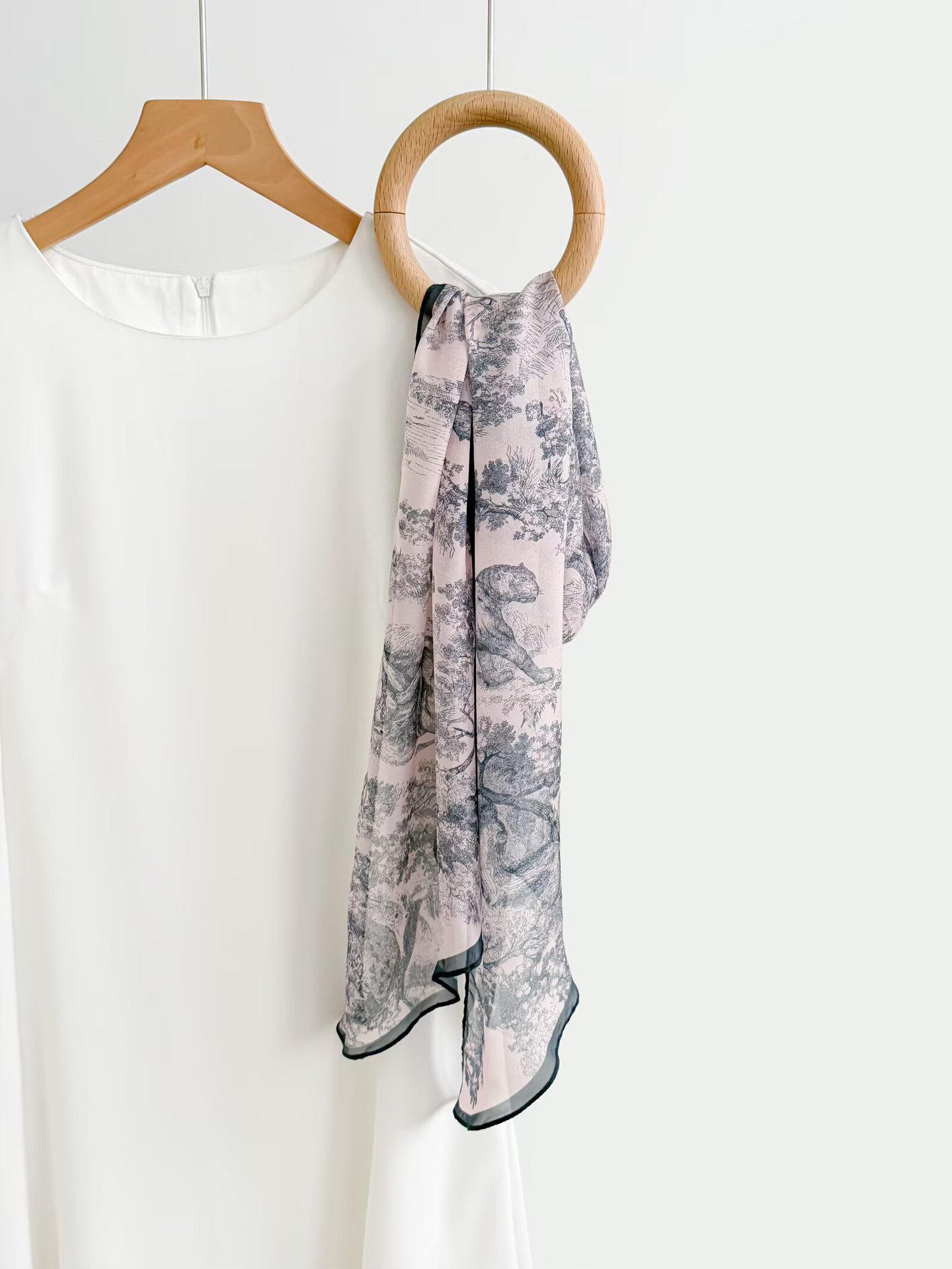 2025 New French Polka Dot Silk Chiffon Scarf For Women - Spring/Summer Lightweight Sun Protection Mulberry Silk Chiffon Square Scarf - Thumbnail 8