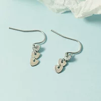 Круглые серьги любви Серьги с кисточками ушной крючок Новые женские модные серьги с нишевым дизайном Высококачественные универсальные серьги
