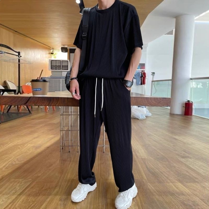 Trajes transfronterizos para hombres, un juego de deporte de seda de hielo de verano delgado nuevo suelto hombre trajes transpirables para hombres