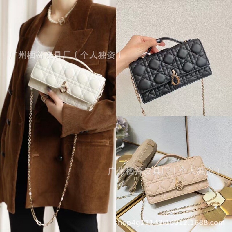 2025 New High-End D Family Clutch Bag Classic Quilted Pearl Chain Bag Single Shoulder Crossbody Small Square Women's Bag 2025 New High-End D Family Clutch Bag Classic Quilted Pearl Chain Bag Single Shoulder Crossbody Small Square Women's Bag