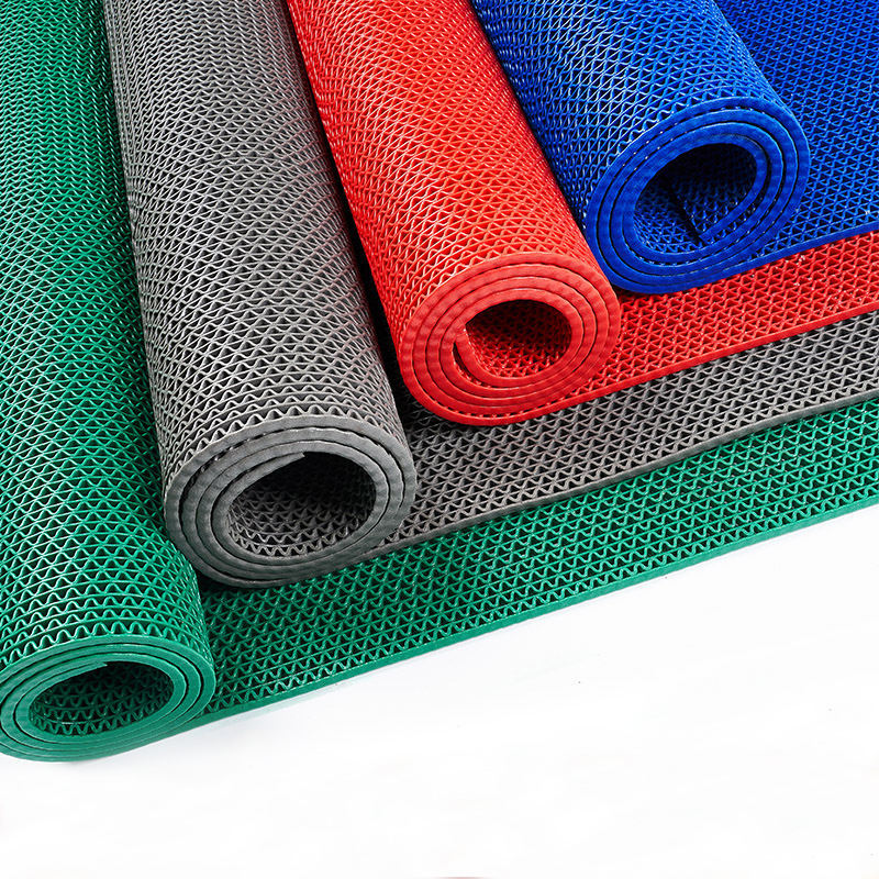 Non-slip plastic travel carpet for swimming