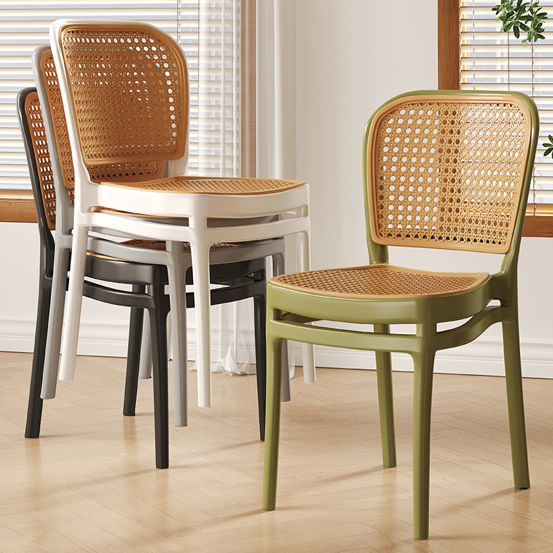 Silla de ratán de plástico Silla de comedor de estilo nórdico al aire libre ratán-como engrosada silla trasera hogar apilable espiral plegable Silla de comedor