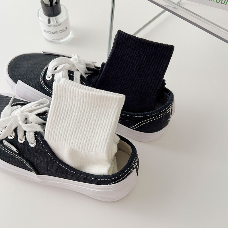 White socks Women's Mid-tube socks spring and autumn socks women's pure cotton ins trendy black and white solid color socks sports socks stockings White socks Women's Mid-tube socks spring and autumn socks women's pure cotton ins trendy black and white solid color socks sports socks stockings