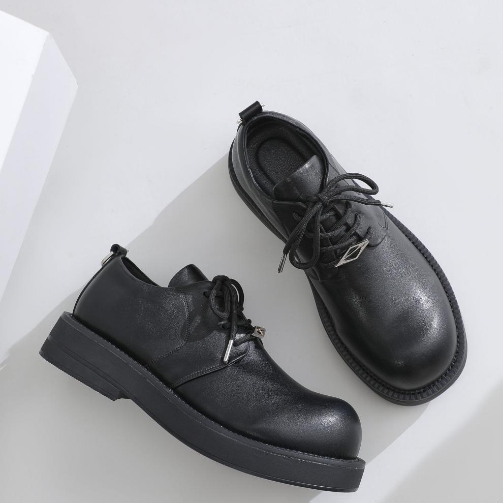 ShoeVault White Cleanfit Herrenschuh, Derby mit Zehensteg, der die Körpergröße erhöht und sich ideal für Pendler eignet, trendiges Ledermodell für Herren (2025)._voghion.com