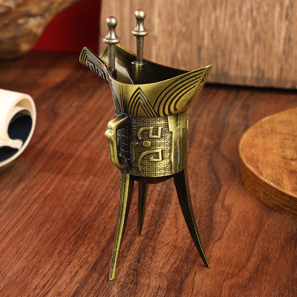Large triangle cup