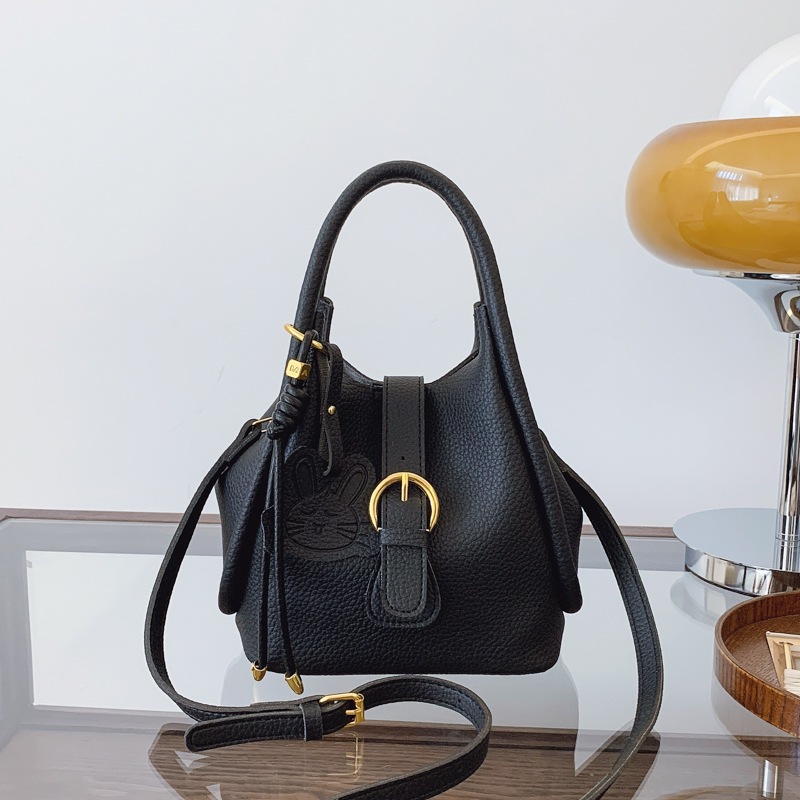 Bolsas de mujer tendencia de hombro solo para trabajar bolsas coreanas de cubo sensación de bolsas de viaje de moda nueva bolsa interior para mujeres