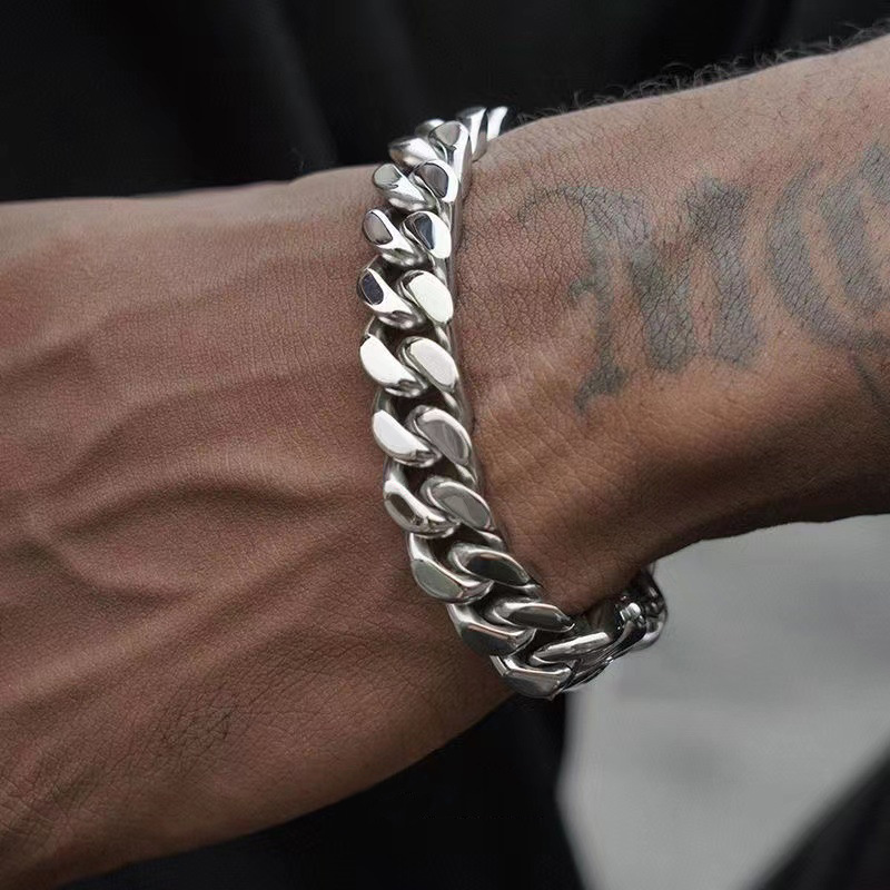 Cuban Chain Bracelet Men's Hip-Hop High Street Accessories American Hiphop Cold Style Trendy Cool Titanium Steel Couple Bracelets Cuban Chain Bracelet Men's Hip-Hop High Street Accessories American Hiphop Cold Style Trendy Cool Titanium Steel Couple Bracelets