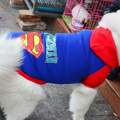 Liquidación mascota Otoño e Invierno grande, mediano y pequeño perro gato ropa Superman Batman Golden Retriever Samo suministros al por mayor