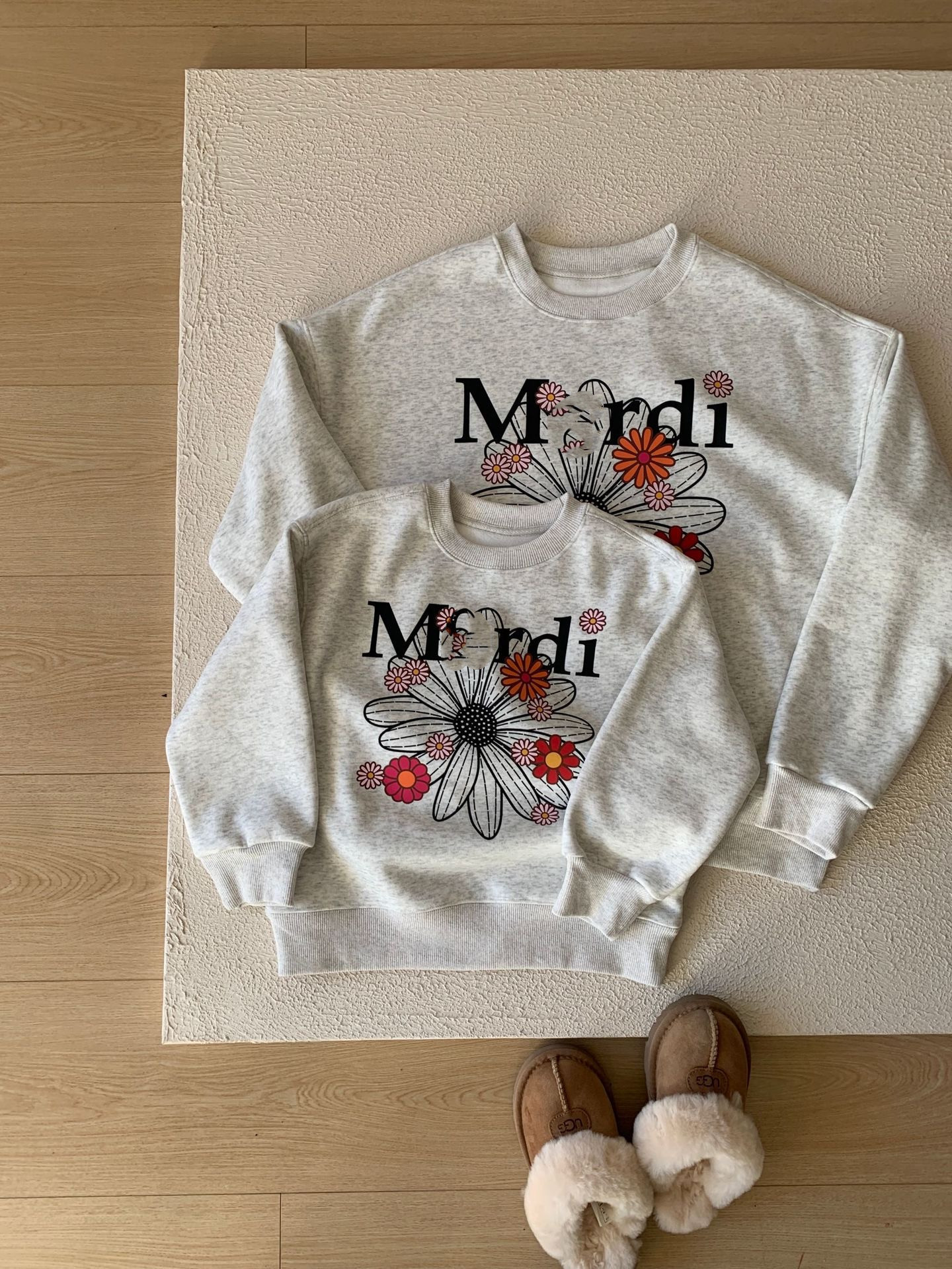 베이지색 화려한 꽃 단일 레이어