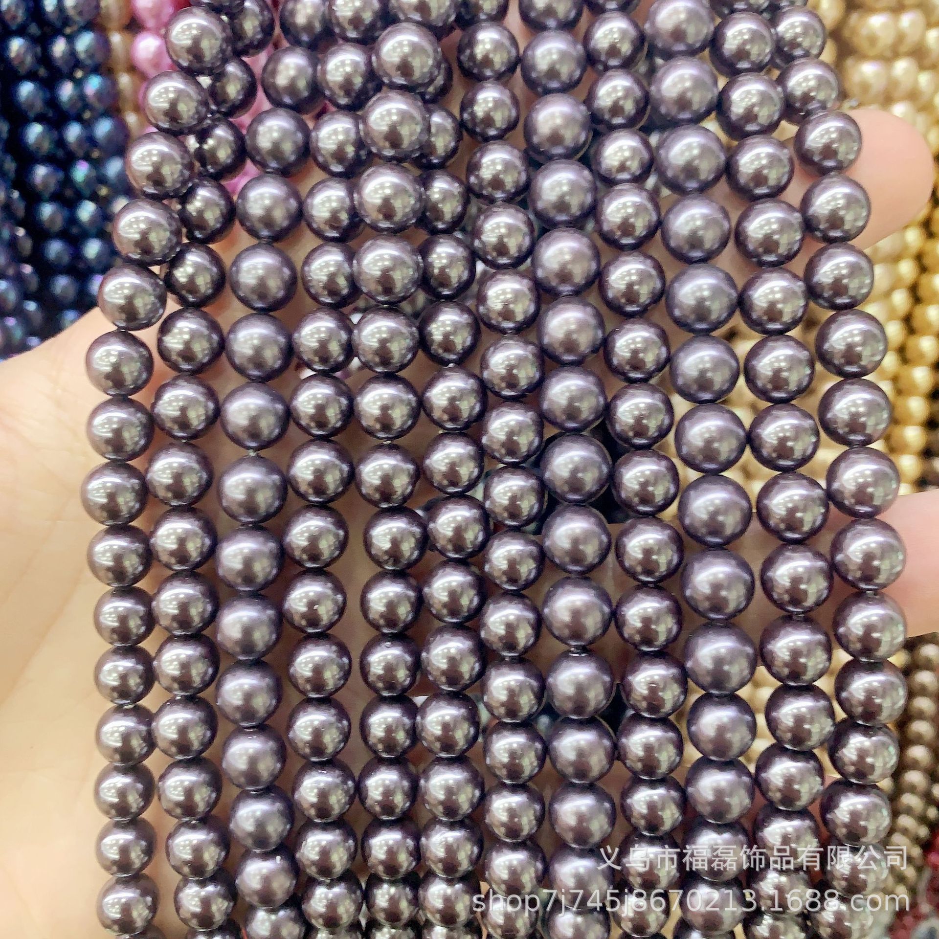 天然深海で皮をむかない貝玉は真珠に匹敵します。