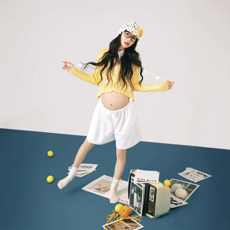 Photo Studio's New Christmas Theme Pregnant Women's Photo Shoot, Cute and Sweet Style Atmosphere, Pregnant Mommy's Belly Photo Clothing