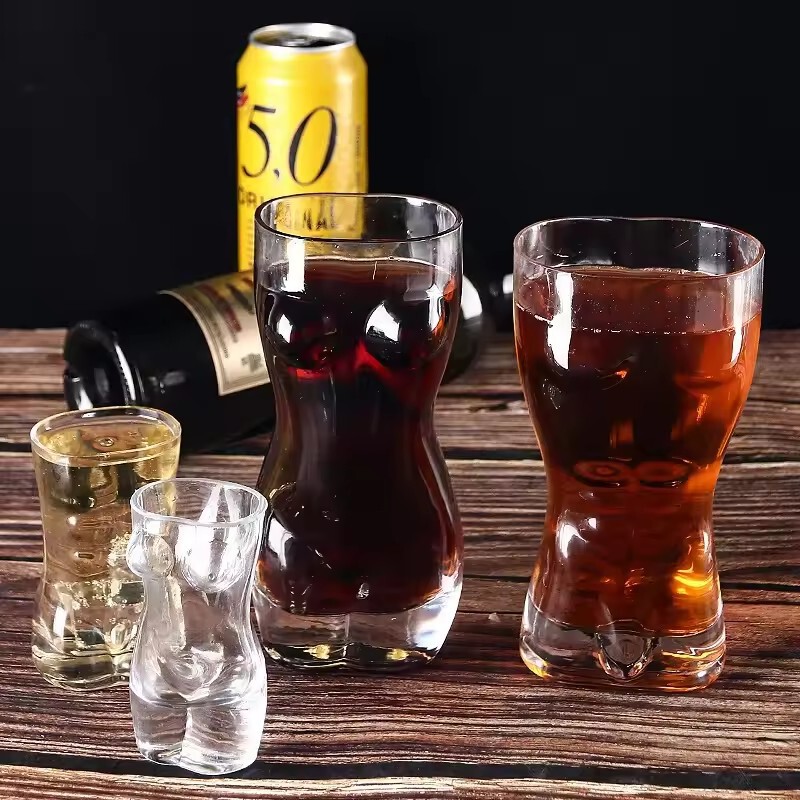 Beer glass with high aesthetic value, large-capacity, thick-bottomed, transparent glass hero cup for bars, wholesale draft beer cup Beer glass with high aesthetic value, large-capacity, thick-bottomed, transparent glass hero cup for bars, wholesale draft beer cup