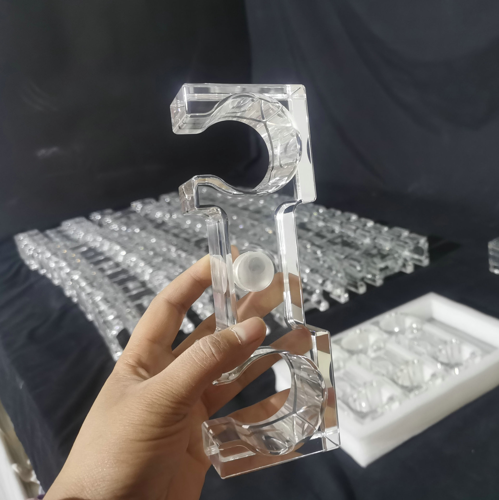 亚克力精加工方砖实心圆柱形展托透明手轮透明水晶块斜面方砖打孔