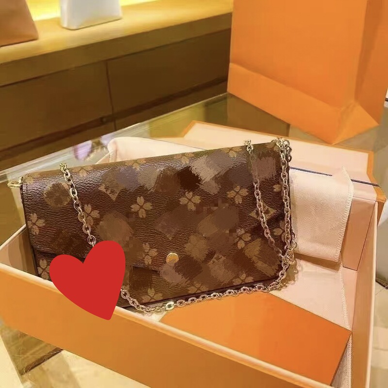 2026 New Classic Genuine Leather Envelope Bag for Women, m Lv Chain Shoulder Crossbody Bag, Three-In-One High-End Small Bag