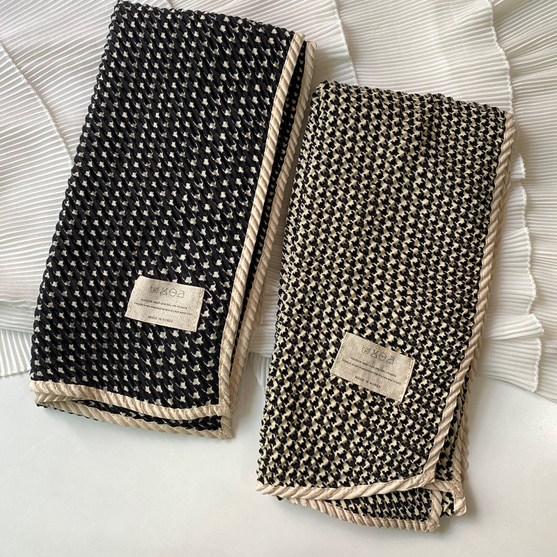 180g Weight Women's Vintage Style Plaid Cotton And Linen Scarf