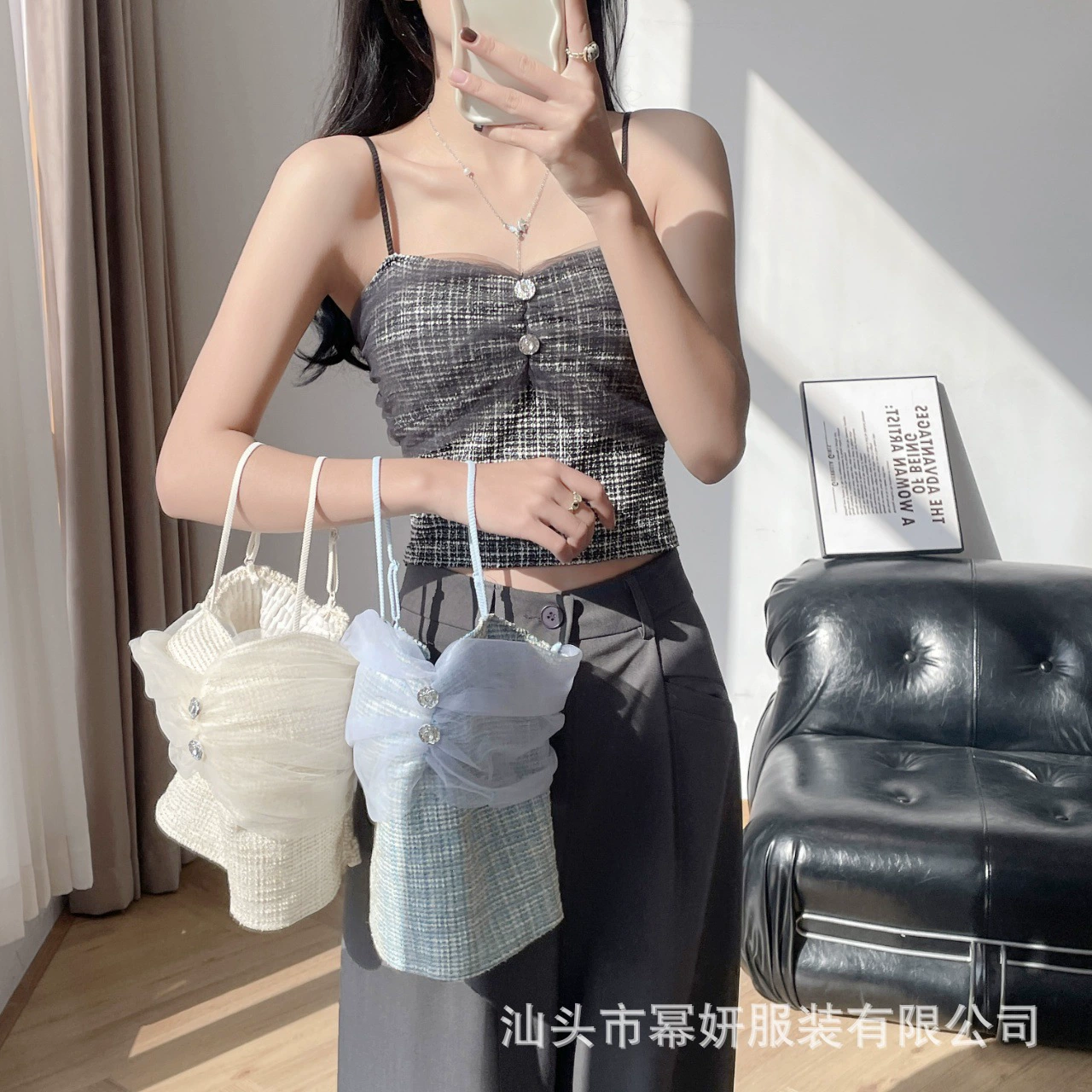 Сладкая горячая девушка сетка пряжа, подтяжка, маленький жилет