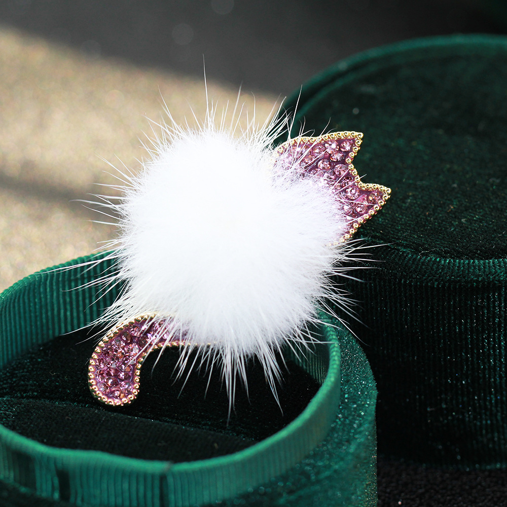 Fashionable cute multicoloured velvet brooch solar-powered
