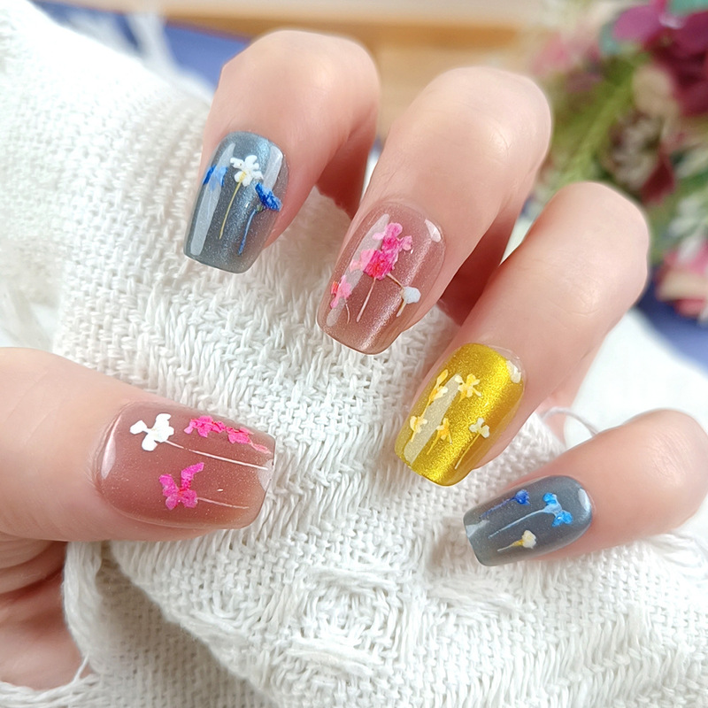 Artistic Atmosphere Colorful Dried Flower Cat Eye Manicure Spring Romantic Style Wearable Short Nails 24 Pieces Nail Patches
