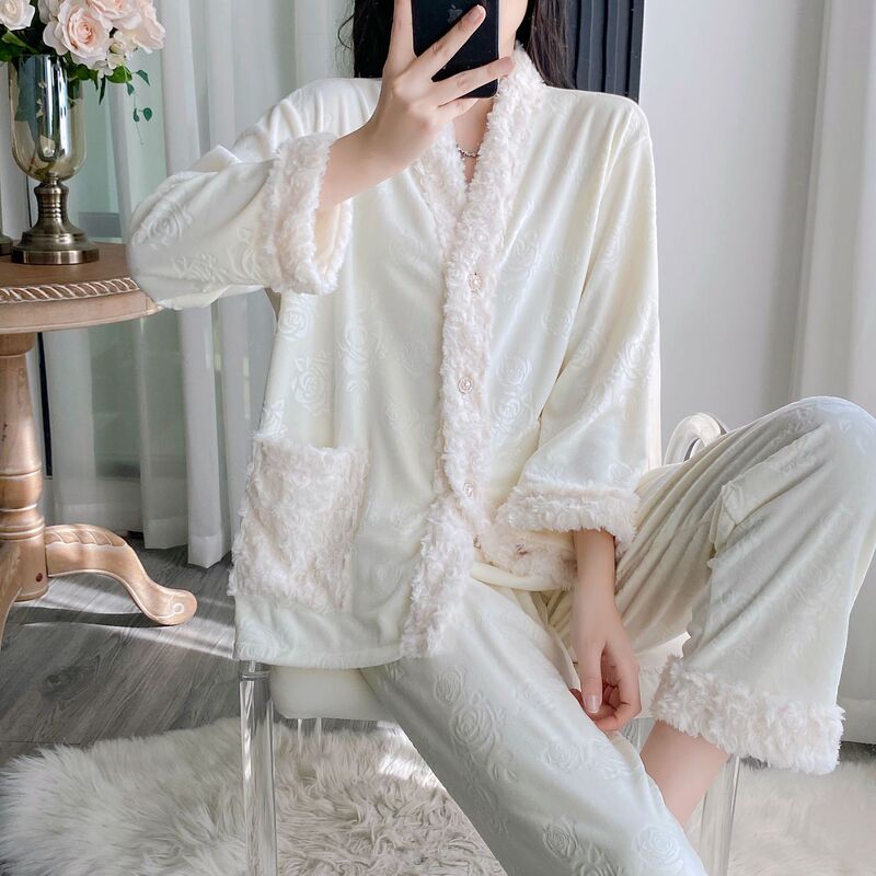 2026 New Style Island Velvet Pajamas for Women, Long-Sleeved, Long Pants, Thickened, Soft Girl Loungewear, Simple Chanel-Style Autumn and Winter Pajamas