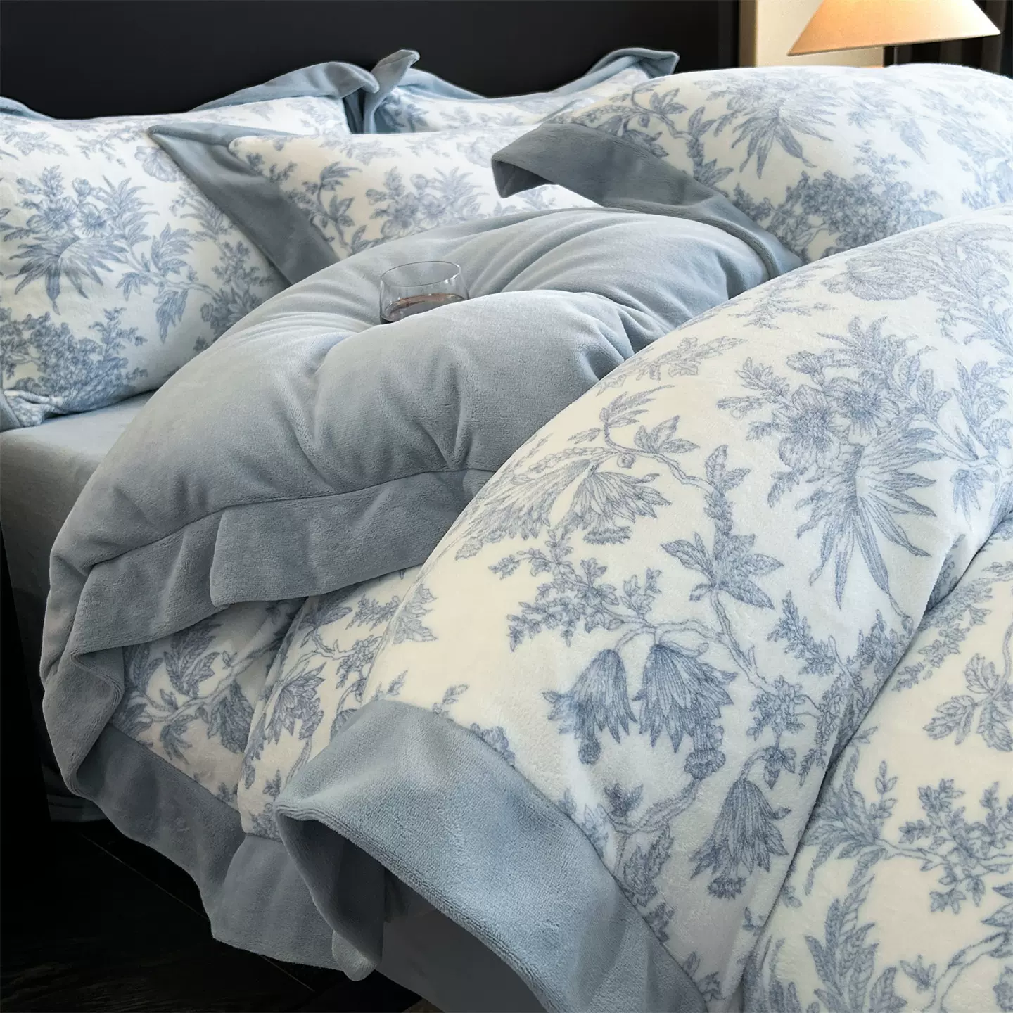 法式风新款加厚牛奶绒四件套数码印花宽边被套冬季珊瑚绒素色床单