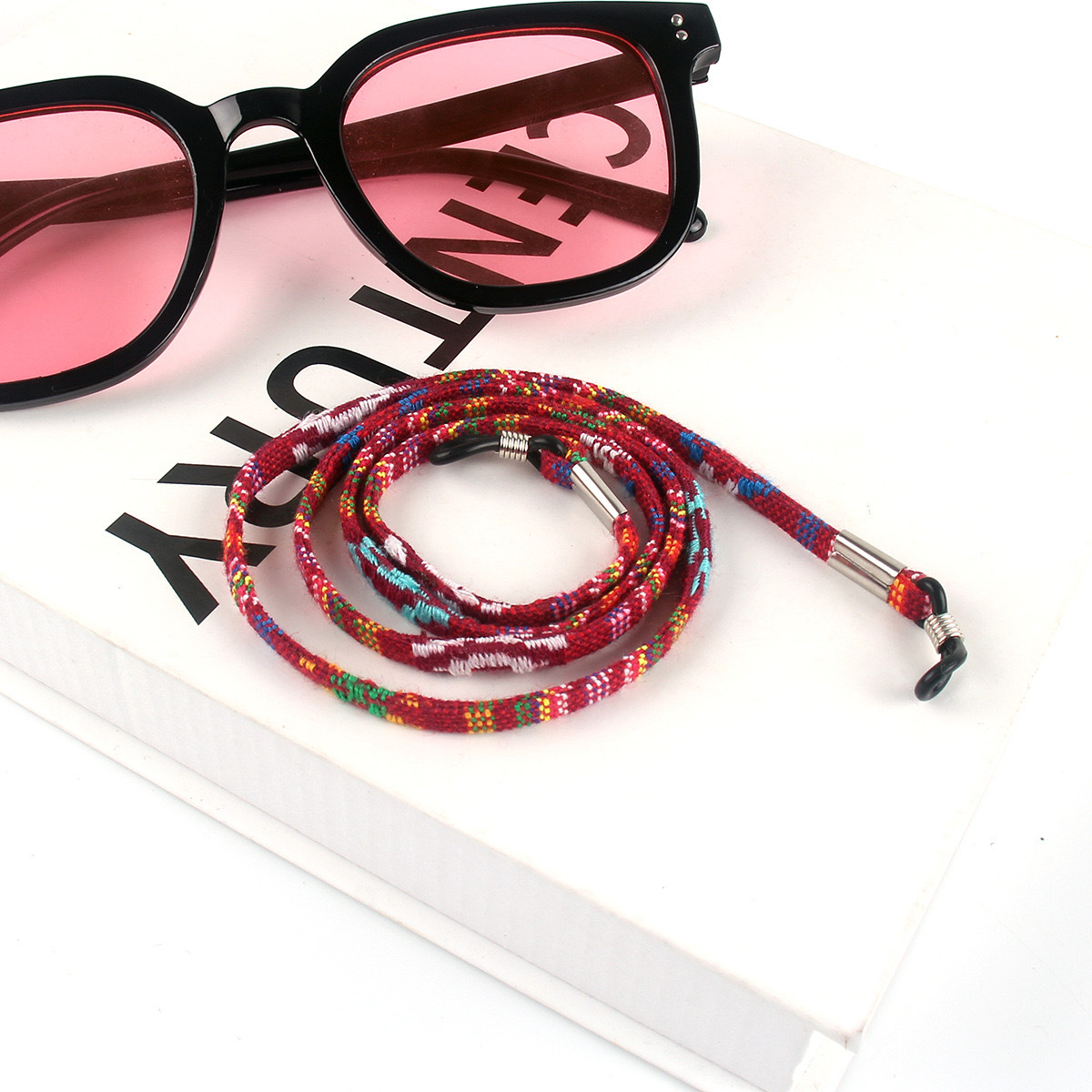 Amazon ventas transfronterizas gafas de viento bohemias cuerdas de colgante gafas de cadena con gafas de viento nacional para evitar la caída de la cuerda