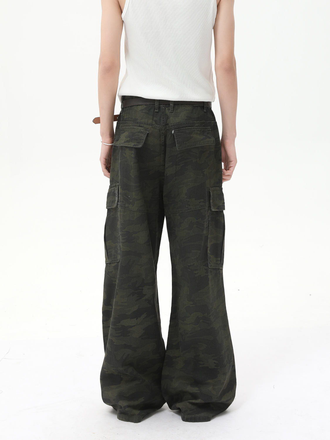 MTLCLOTHES para hombre | Vaqueros sueltos de algodón de camuflaje con diseño plisado de calle grande de bolsillo americano