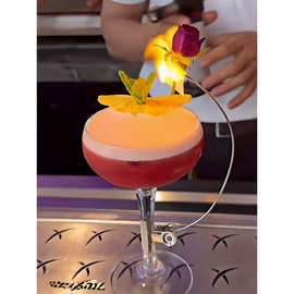 酒吧百科 火焰玫瑰酒杯 网红火烧变玫瑰鸡尾酒杯分子料理装饰夹杯