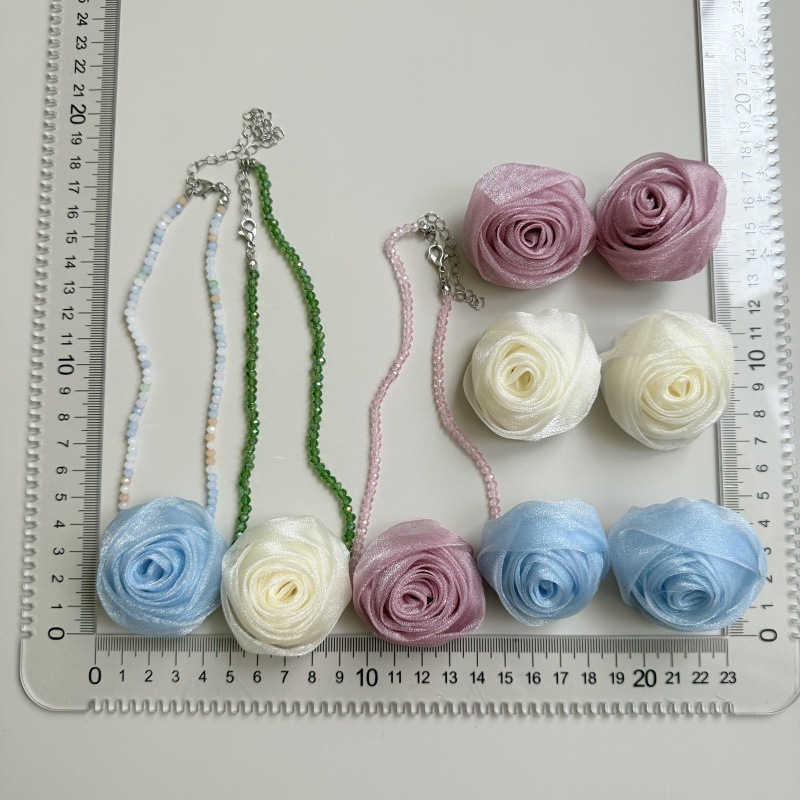 Fashionable fresh three dimensional elegant sophisticated necklace…