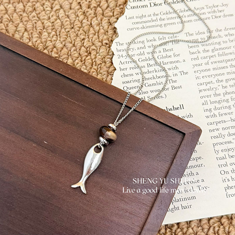 Champagne brown fish necklace